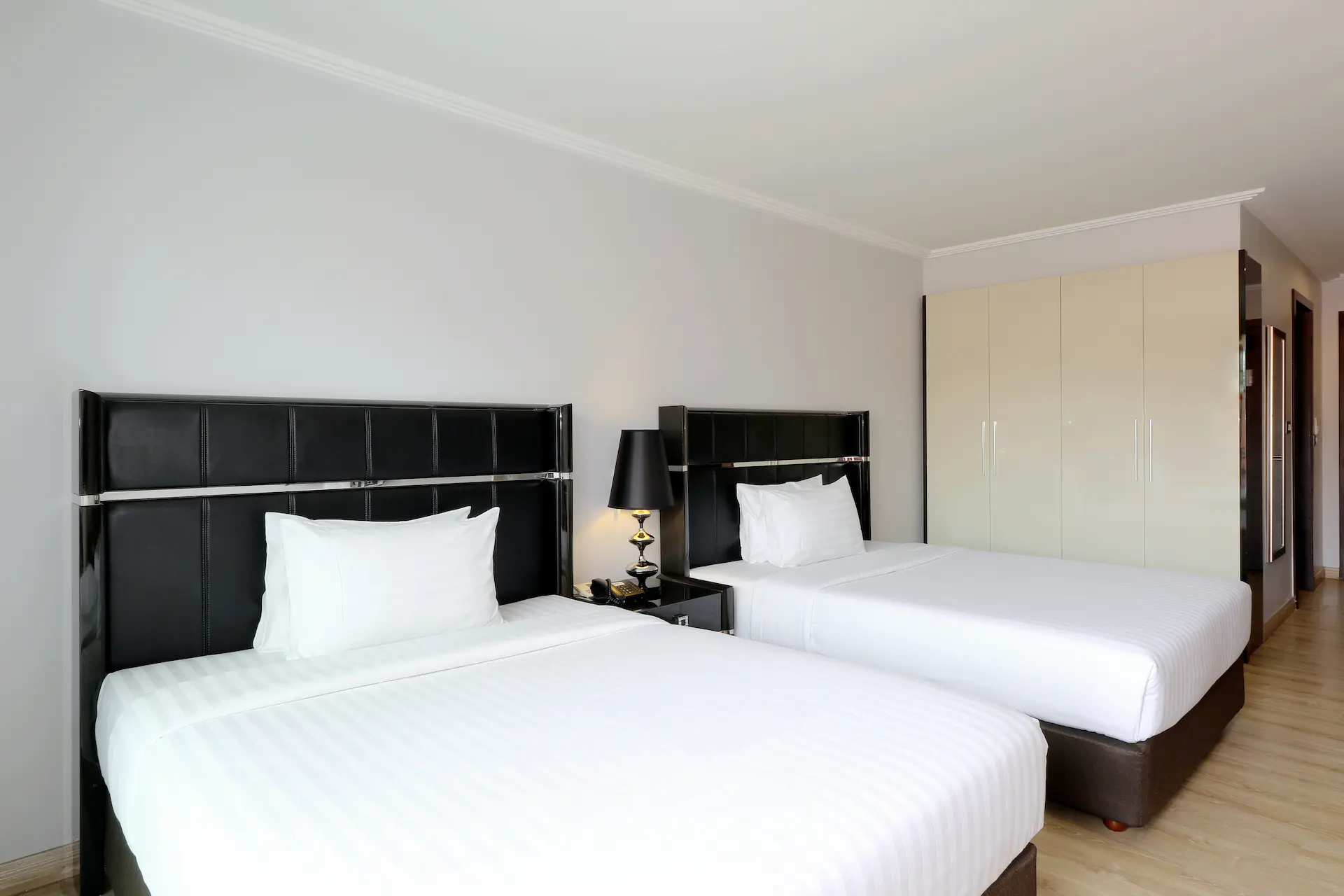 Deluxe Family Twin Bed