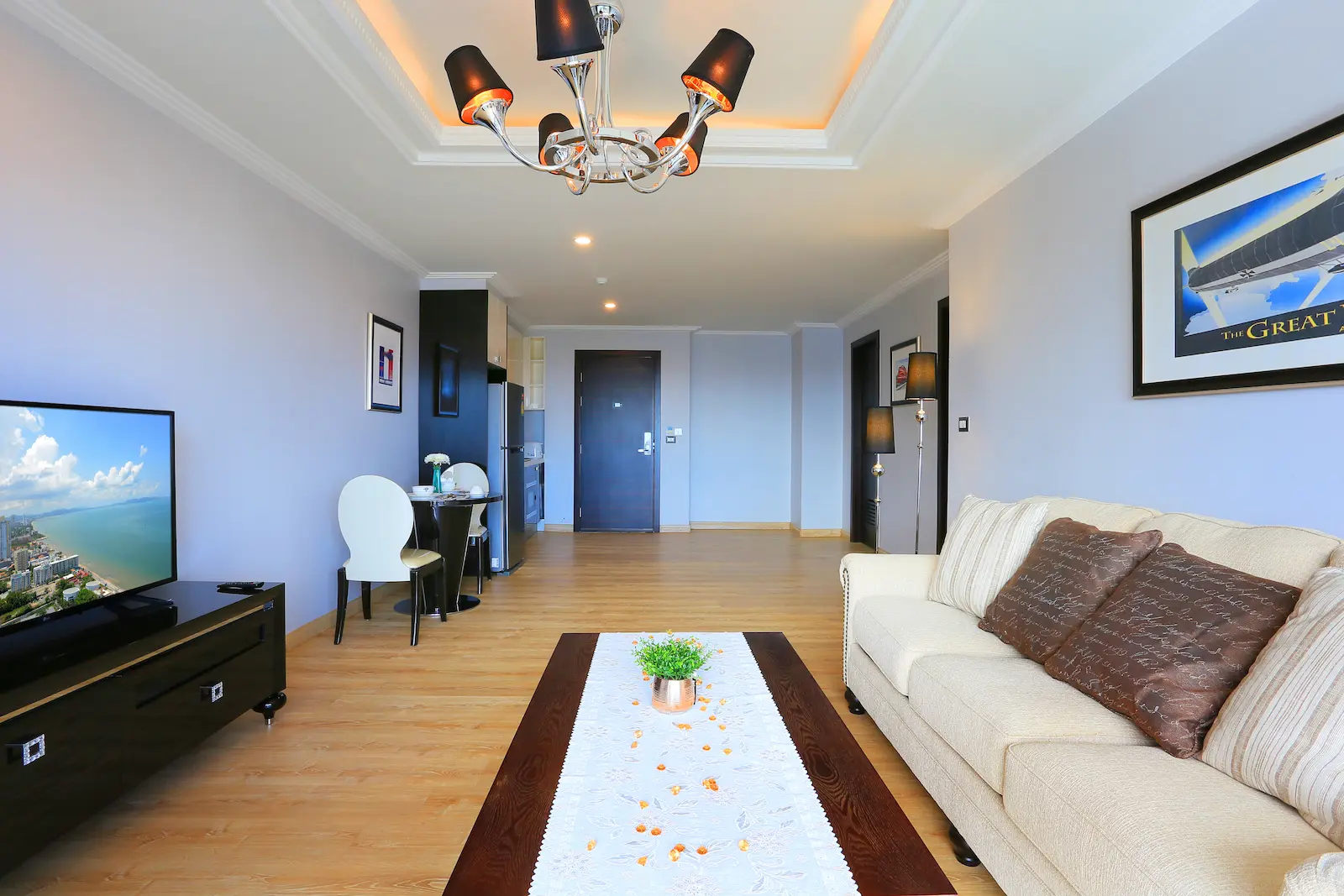 FAmily Suite Living Room