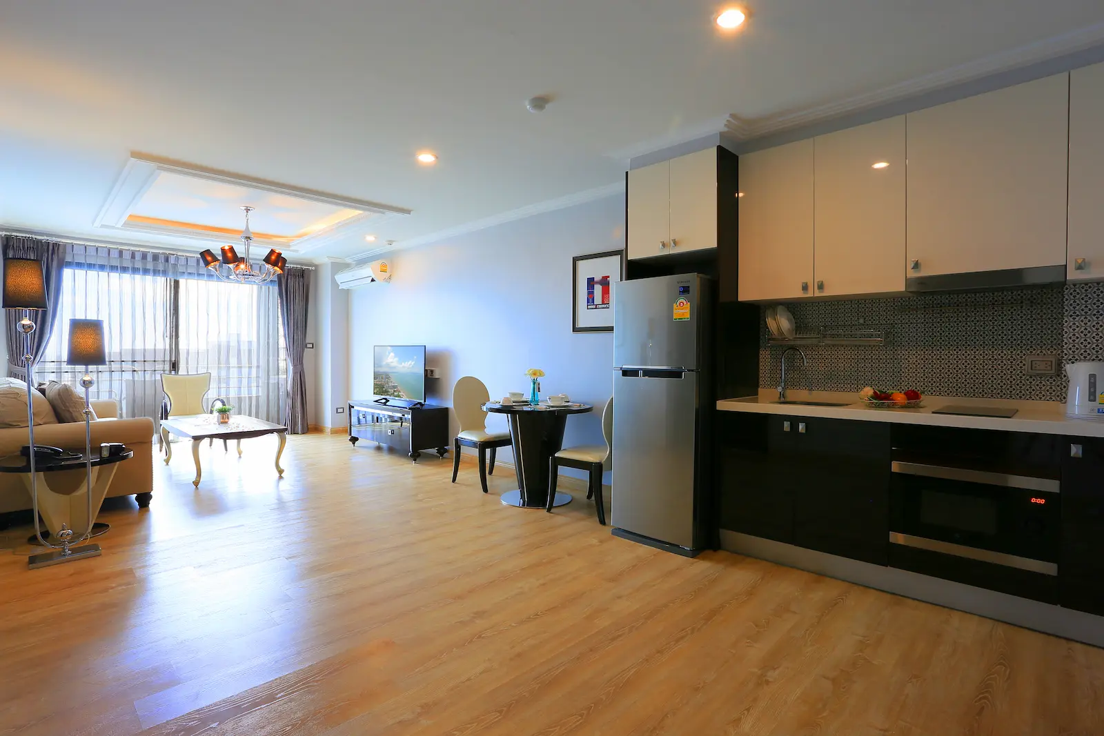 FAmily Suite Litchen