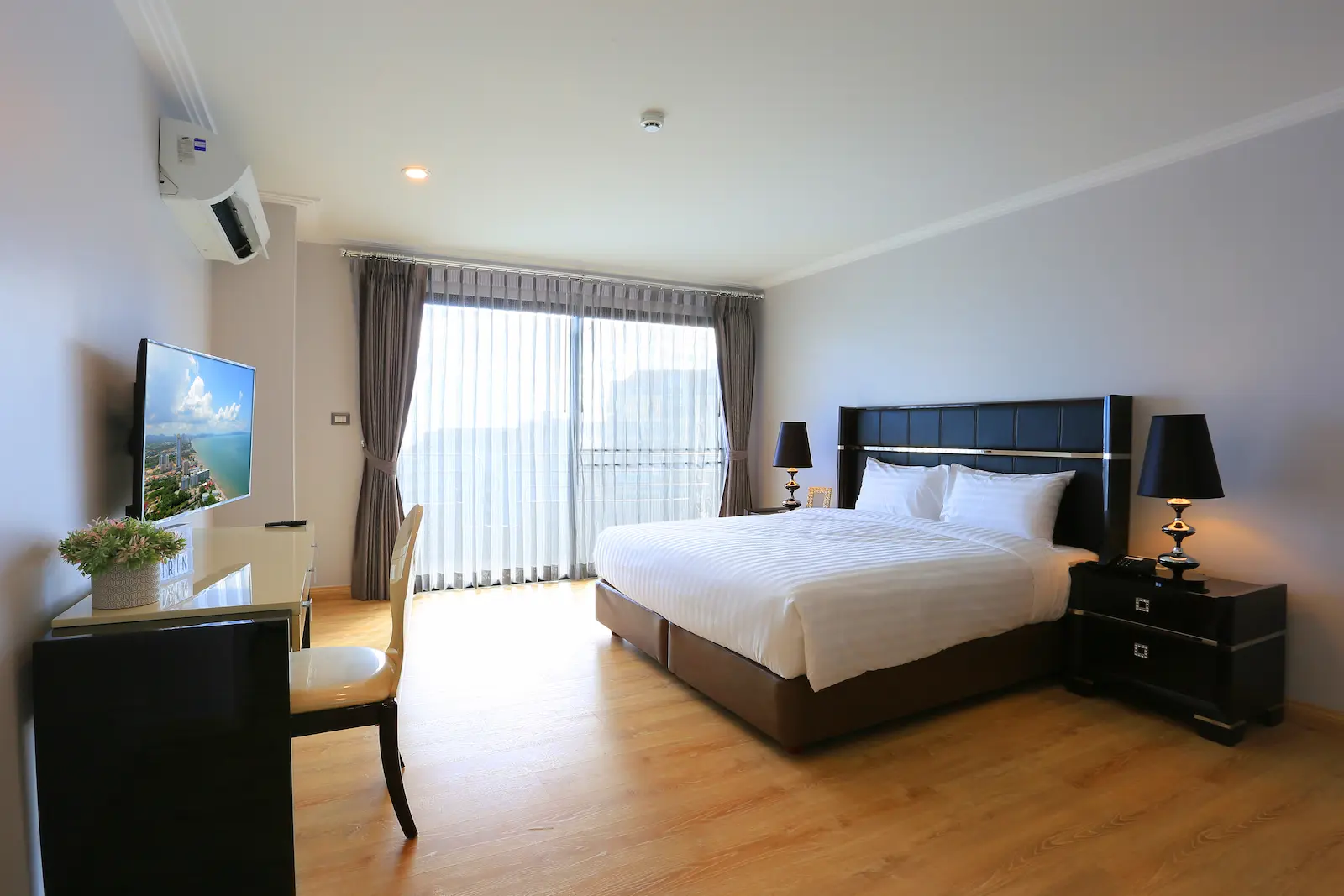 FAmily Suite Bedroom