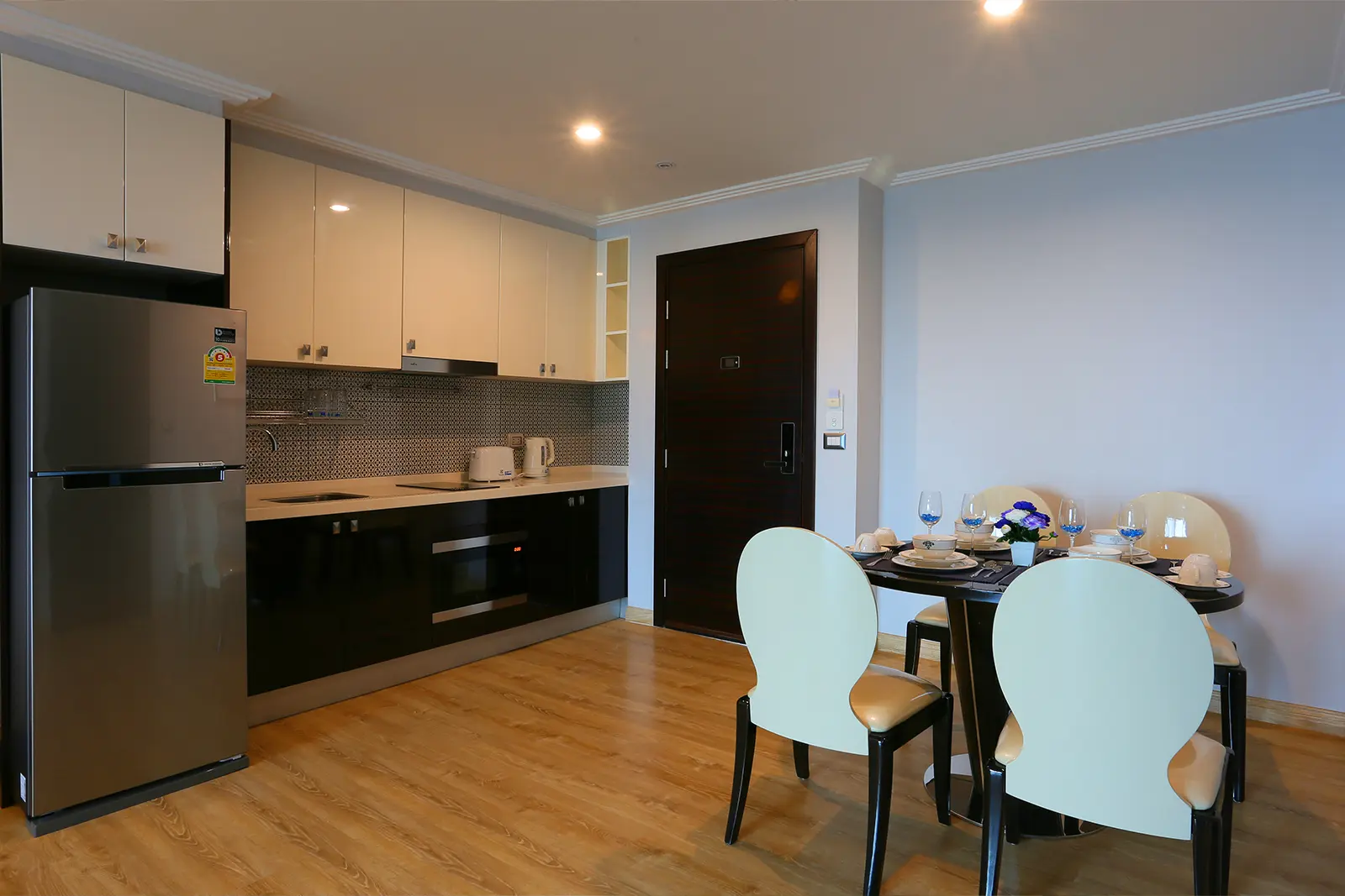 One Bedroom Suite Kitchen