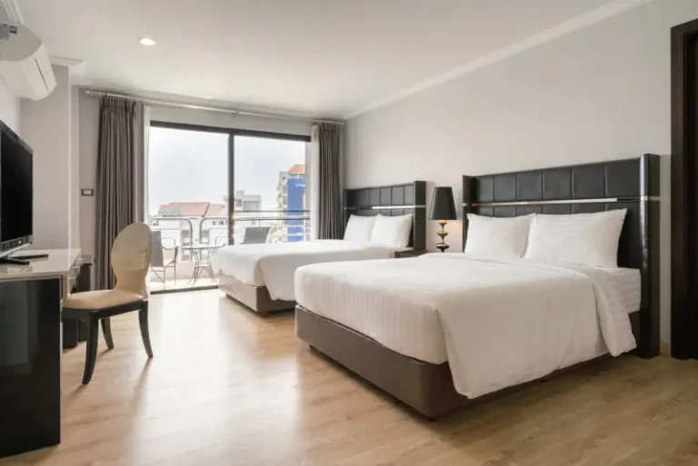 deluxe-family-room-000